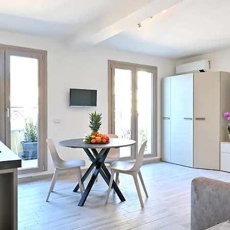Lakesweetlakecomo Apartment