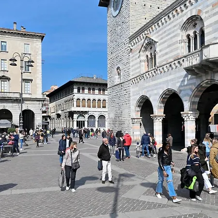 Апартаменты Lakesweetlakecomo